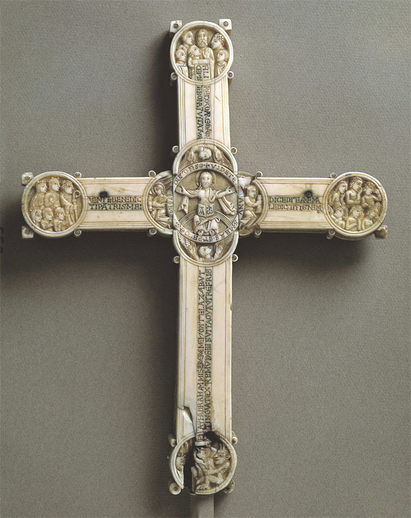 Gunhild-korset, udskåret af hvalrostand omkring 1150
