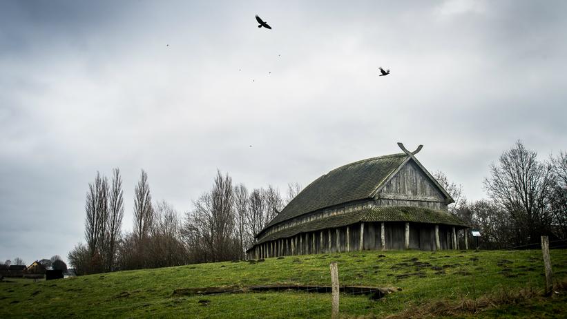 Efterårsstemning ved langhuset Vikingernes guder