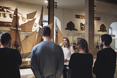 Kom med på en rundvisning og blive klogere på Danmarks flåde fra 1500-tallet og frem til i dag