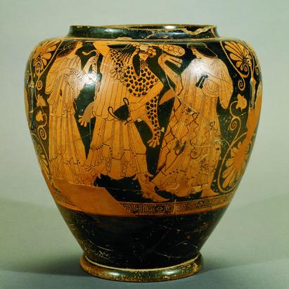 To mænader i ekstatisk dans med guden Dionysos. Vinkar, en stamnos til blanding af vin og vand. 500-470 f.Kr.