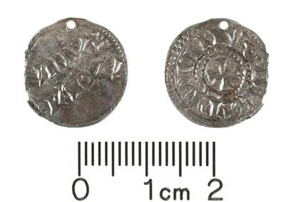 Karolingisk mønt slået under Pippin den Anden af Aquitanien. 