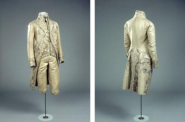 Herretøj med kjol og knæbukser i guldmor 1700-tallet