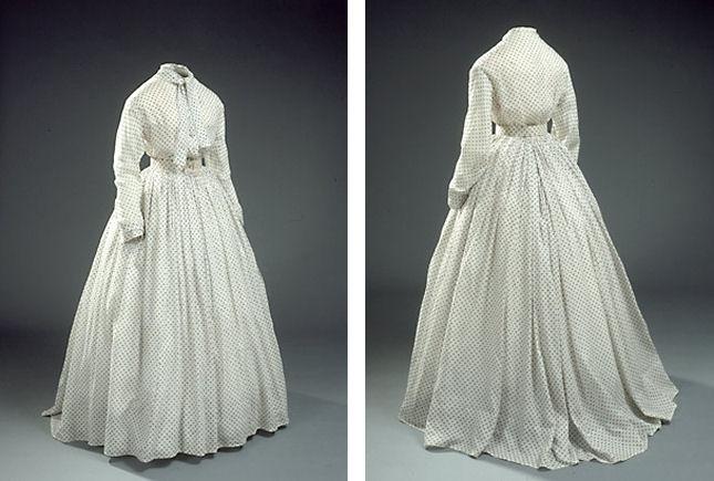 Hvid hverdagskjole med mønster, 1860'erne