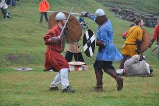 Moderne vikinger i kamp.