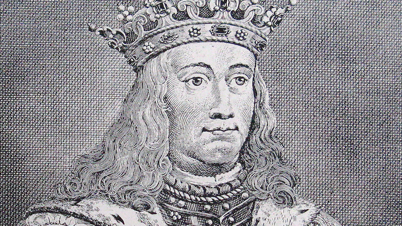 Kong Hans, med kongekrone, langt hår og vams