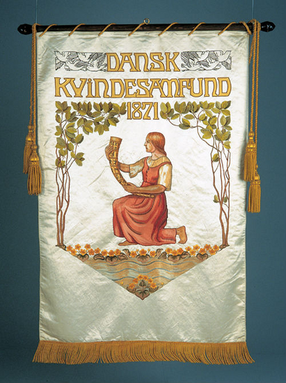 Dansk Kvindesamfunds banner. Banneret blev brugt ved landsmøderne frem til 1967.