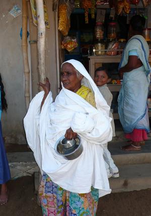 Kvinde fra Tranquebar, der bærer en traditionel sydindisk, muslimsk klædning. Foto: Caroline Lillelund, 2007. Nationalmuseet