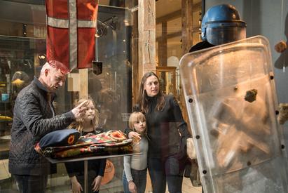 I Danmarks Krige får man historierne om 21 danske krige de sidste 500 år. Om Krigsmuseet